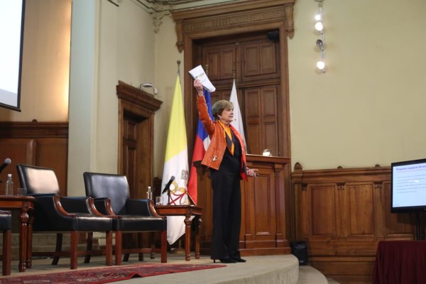 <p>Matthei recargada: dice que reduciría a TVN solo a un archivo y sale a enfrentar críticas a su campaña</p>