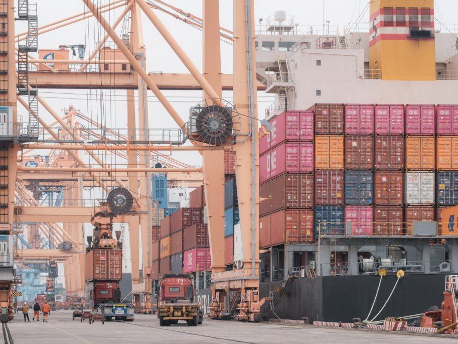 Caída histórica de exportaciones en EE.UU. tras aranceles de Trump