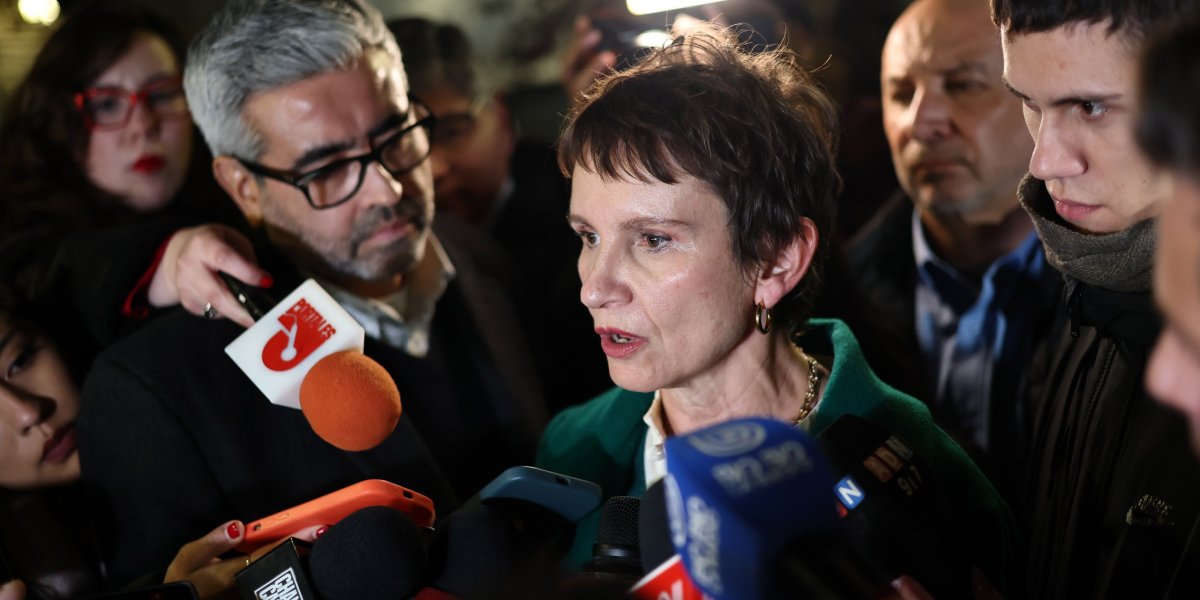<p>Ahora en DF | Tohá por triunfo de Jara: “Son resultados tristes, decepcionantes, no es lo que esperábamos”</p>