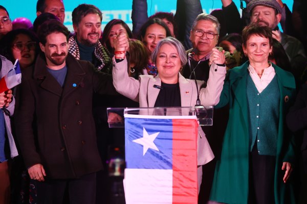 <p>"Estoy preparada para gobernar": Jara llama a la unidad del progresismo tras victoria en primarias y pone foco en "detener a la ultraderecha"</p>