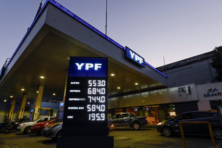 <p>Milei anuncia que Argentina apelará fallo de jueza de NY que ordena al Estado entregar el 51% que tiene en YPF</p>