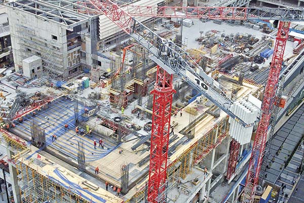 <p>Mundo empresarial celebra tras luz verde a ley que busca bajar tiempos de permisos para proyectos de inversión</p>