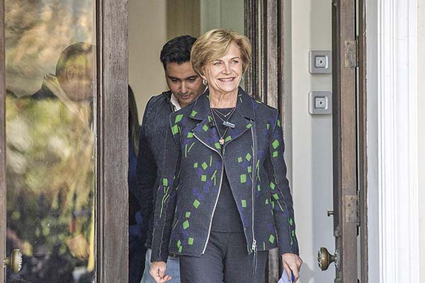 <p>Contribuciones: Matthei toma distancia de la UDI y propone reducción para adultos mayores</p>