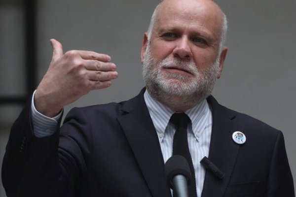 <p>Ejecutivo ingresa proyecto que complementa la reforma política y hace más estricto el financiamiento de los partidos</p>