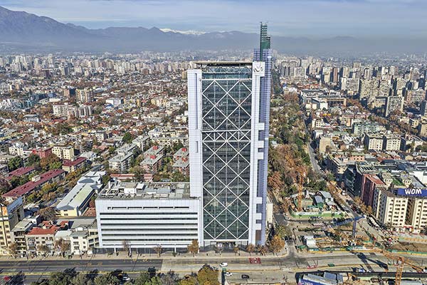 <p>Telefónica Chile reactiva venta de su edificio corporativo para “fortalecer inversiones en conectividad y transformación digital”</p>
