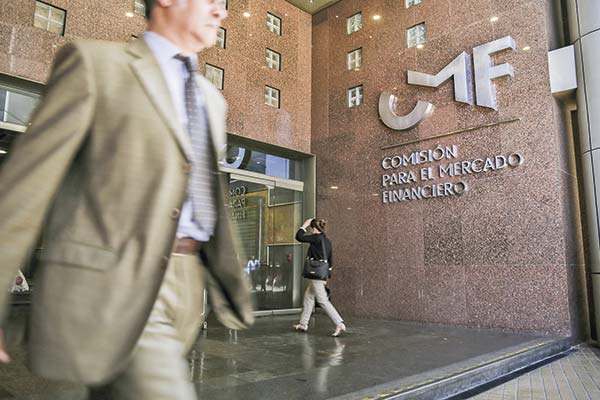 <p>Frontal Trust restringe tres fondos solo para inversionistas calificados en medio de énfasis de supervisión de la CMF en alternativos</p>