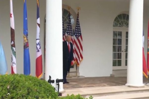 <p>Ahora en DF | La UE acepta que EEUU imponga un arancel universal del 10%, pero quiere exenciones para sectores estratégicos</p>