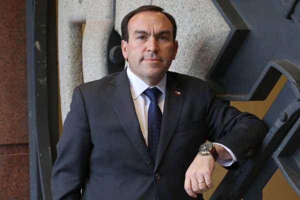 <p>Diputado Felipe Donoso (UDI) defiende propuesta de su partido sobre contribuciones: “Esto no tiene un gran impacto fiscal, pero sí tiene un gran impacto social”</p>