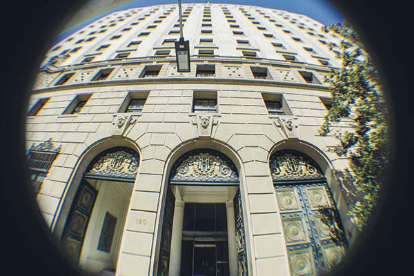 <p>Deuda pública se consolida por sobre el 41% del PIB y vuelve a marcar récord desde inicios de los 90</p>