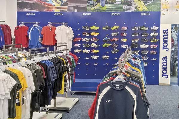 <p>Reconocida marca de indumentaria deportiva española aterriza en el mercado chileno de la mano de Sparta</p>