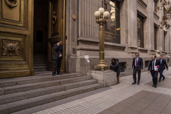 <p>Banco Central de Chile evaluó en junio recortar tasa de interés, pero decidió mantenerla: minuta</p>