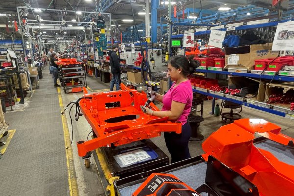<p>EEUU crea 147.000 puestos de trabajo en junio​​, encima de lo previsto​​​​​​​​​​​​​​​, y cae la tasa de desempleo</p>