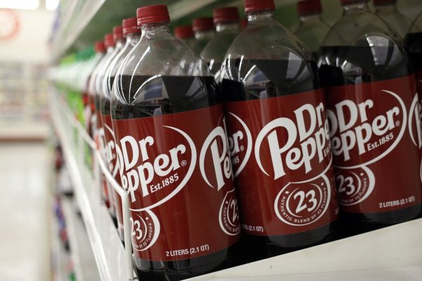 <p>Tribunal autoriza a Dr. Pepper a poner fin a acuerdo de distribución con Coca-Cola y queda libre para desafiar a gigantes del sector</p>