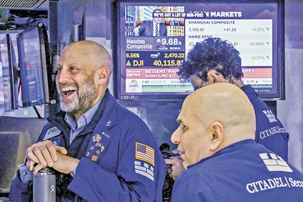 <p>Las fuerzas que mantienen a las bolsas mundiales en niveles récord</p>