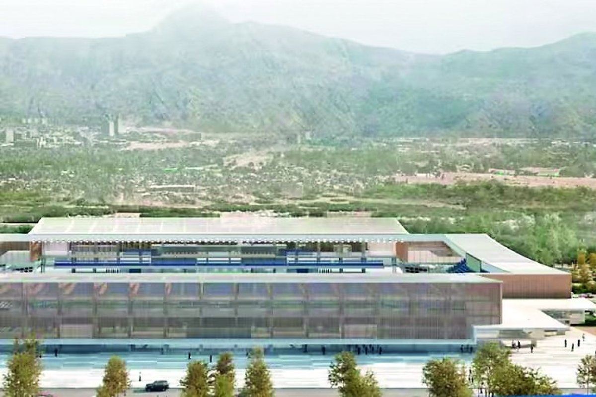 <p>A pocas semanas de su apertura, ¿quién asesora financieramente el proyecto Claro Arena?</p>