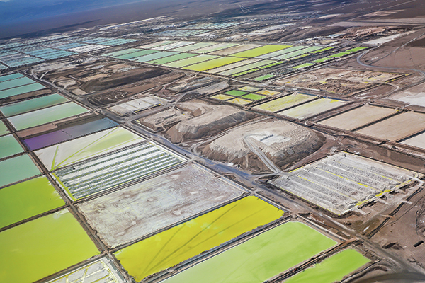 <p>El factor étnico en el acuerdo Codelco-SQM: 48 organizaciones indígenas deben visar tres décadas de explotación del Salar de Atacama</p>