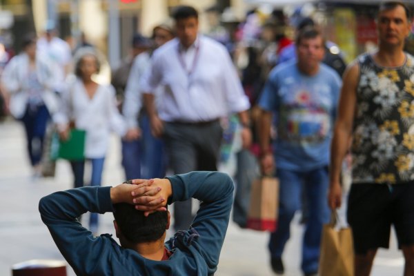 <p>La deuda de Jeannette Jara: Casi 174 mil nuevos desempleados en este Gobierno y 58,5% son mujeres</p>