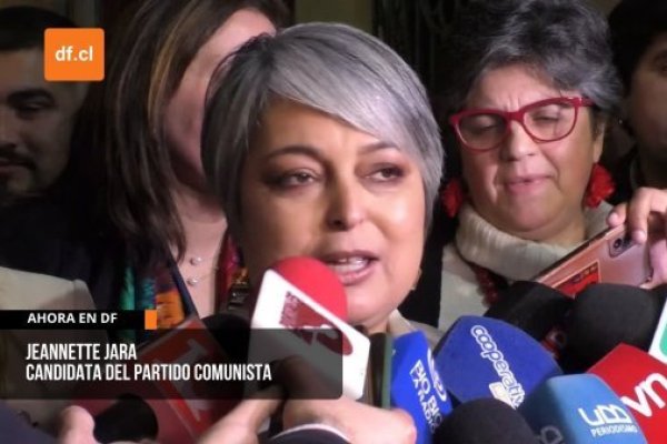 <p>Ahora en DF | Jara sobre eventual suspensión de su militancia en el PC: “Cuando haya una decisión, seré yo quien lo informe”</p>