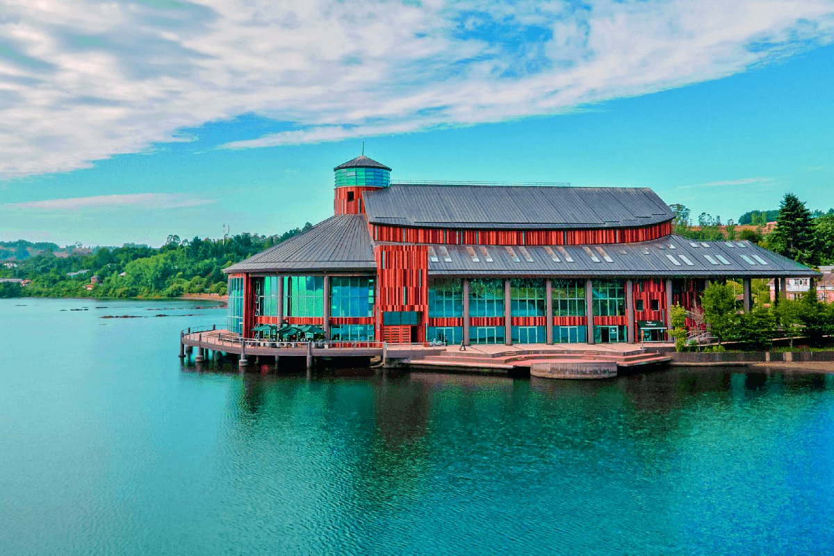 <p>El presente del Teatro del Lago tras la salida de los Schiess de su directorio</p>