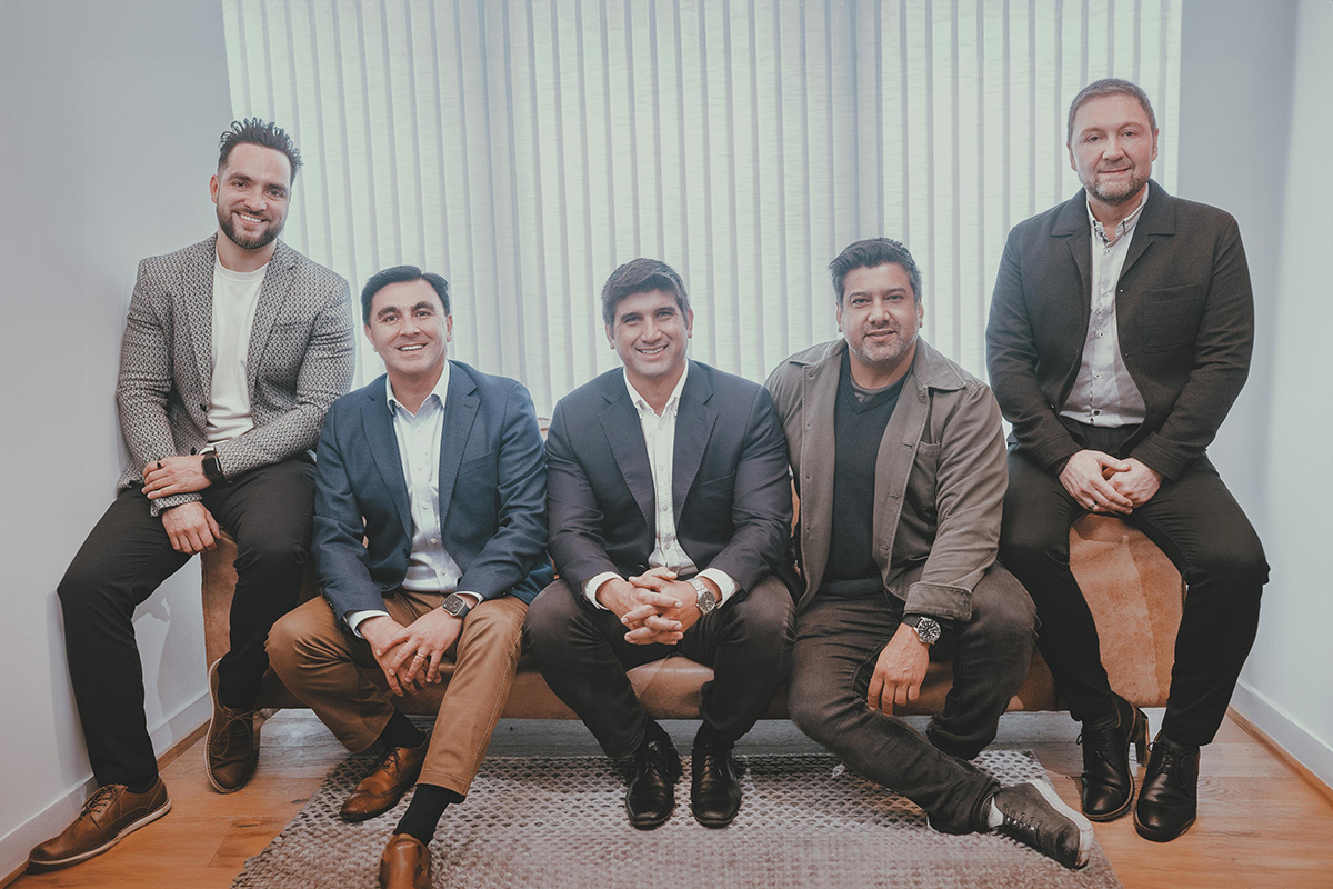 <p>Equipo fundador My Way. De izquierda a derecha: Álvaro Barías, René Montenegro, Tomás León, Julio León, Pablo Arnoff.</p>