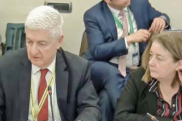 <p>El director del SII, Javier Etcheberry, y la ministra (s) de Hacienda, Heidi Berner.</p>