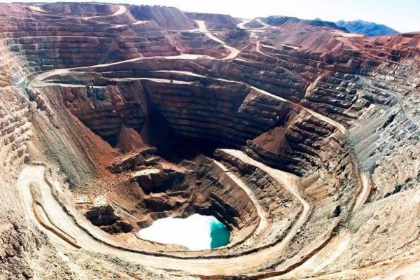 <p>Histórico ejecutivo de Codelco sale de la gerencia general de El Salvador en medio de retraso de Rajo Inca</p>