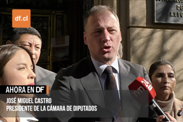 <p>Ahora en DF | Diputados entregan informe por el acuerdo Codelco-SQM a Contraloría: piden que sea analizado "desde todas sus aristas"</p>