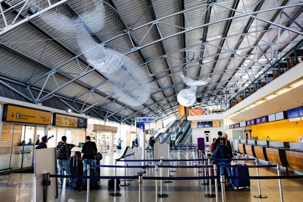 Desde aeropuertos y hospitales a energía: el diversificado portafolio de infraestructura de BlackRock en Chile