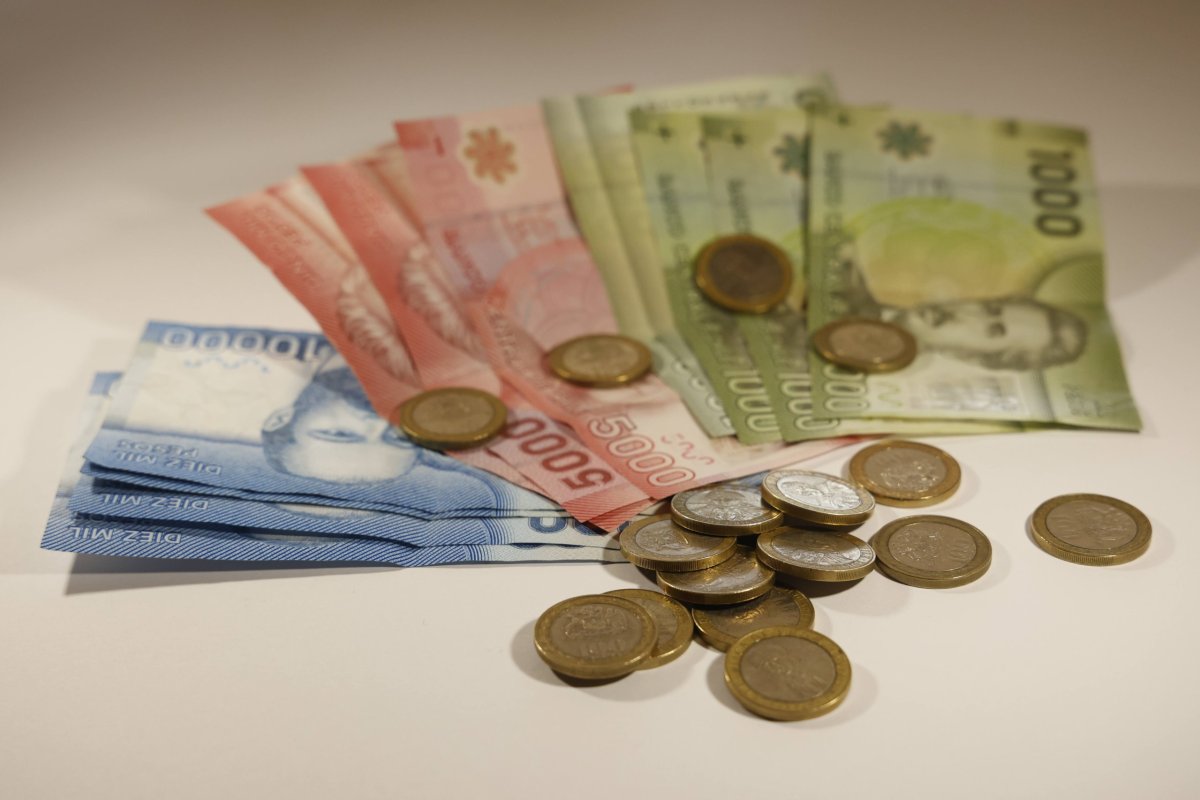 <p>A celebrar: el valor de la UF bajará $157 tras el fuerte descenso del IPC en junio</p>