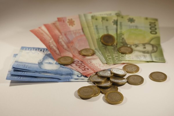 <p>A celebrar: el valor de la UF bajará $157 tras el fuerte descenso del IPC en junio</p>