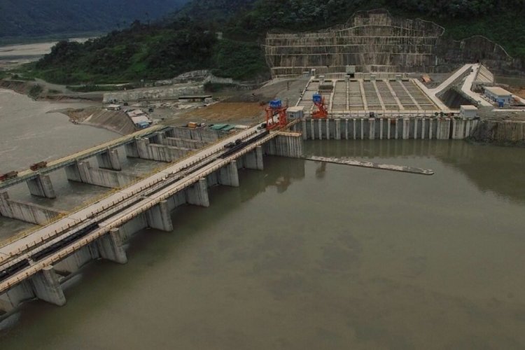 <p>Ecuador acuerda con Power China abandonar arbitraje en mayor central hidroeléctrica del país</p>