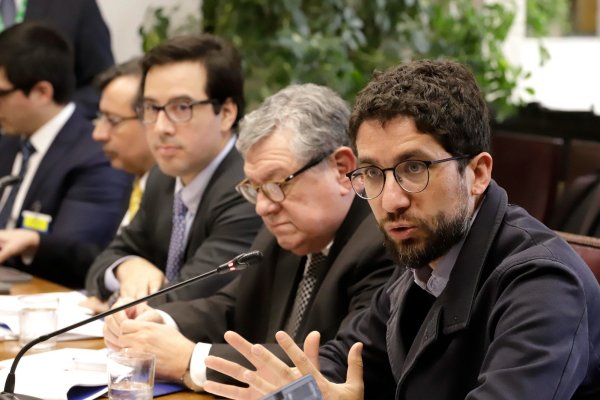 <p>Comisión de Trabajo del Senado acuerda votar proyecto de ajustes al Seguro de Invalidez y Sobrevivencia este mes</p>