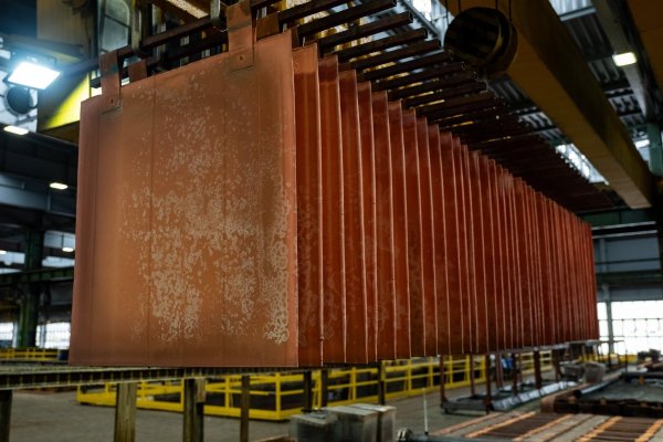 <p>El mercado mundial del cobre intenta dimensionar el impacto de la amenaza arancelaria de Donald Trump</p>