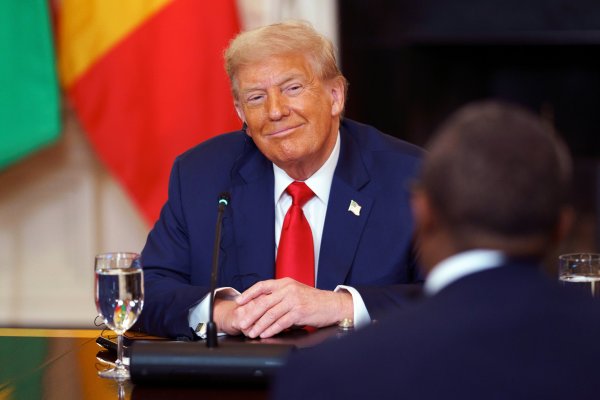 <p>Trump anuncia arancel de 50% a importaciones desde Brasil en una nueva tanda de cartas de notificación a socios comerciales</p>