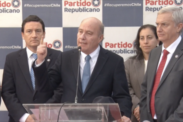<p>Ahora en DF | José Antonio Kast integra a su equipo al economista Jorge Quiroz</p>