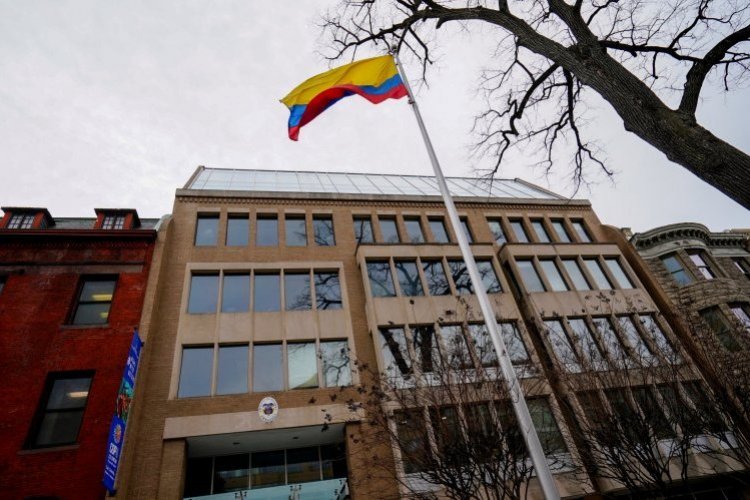 <p>Suspensión de regla fiscal en Colombia: tasas de interés de bonos en mercados internacionales podrían ser más altas que las de Chile y Perú</p>