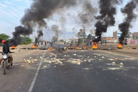 Pérdidas diarias de US$ 170 millones generan los bloqueos de rutas en las regiones peruanas de Arequipa, Ica, Cusco y La Libertad