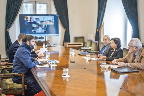 Boric lideró una reunión con autoridades de Hacienda, Minería, Cancillería y Codelco. Foto: Presidencia