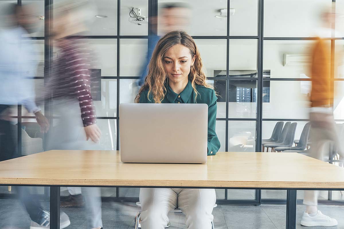 <p>Inteligencia artificial y el modelo híbrido ponen bajo amenaza el aprendizaje en el trabajo</p>