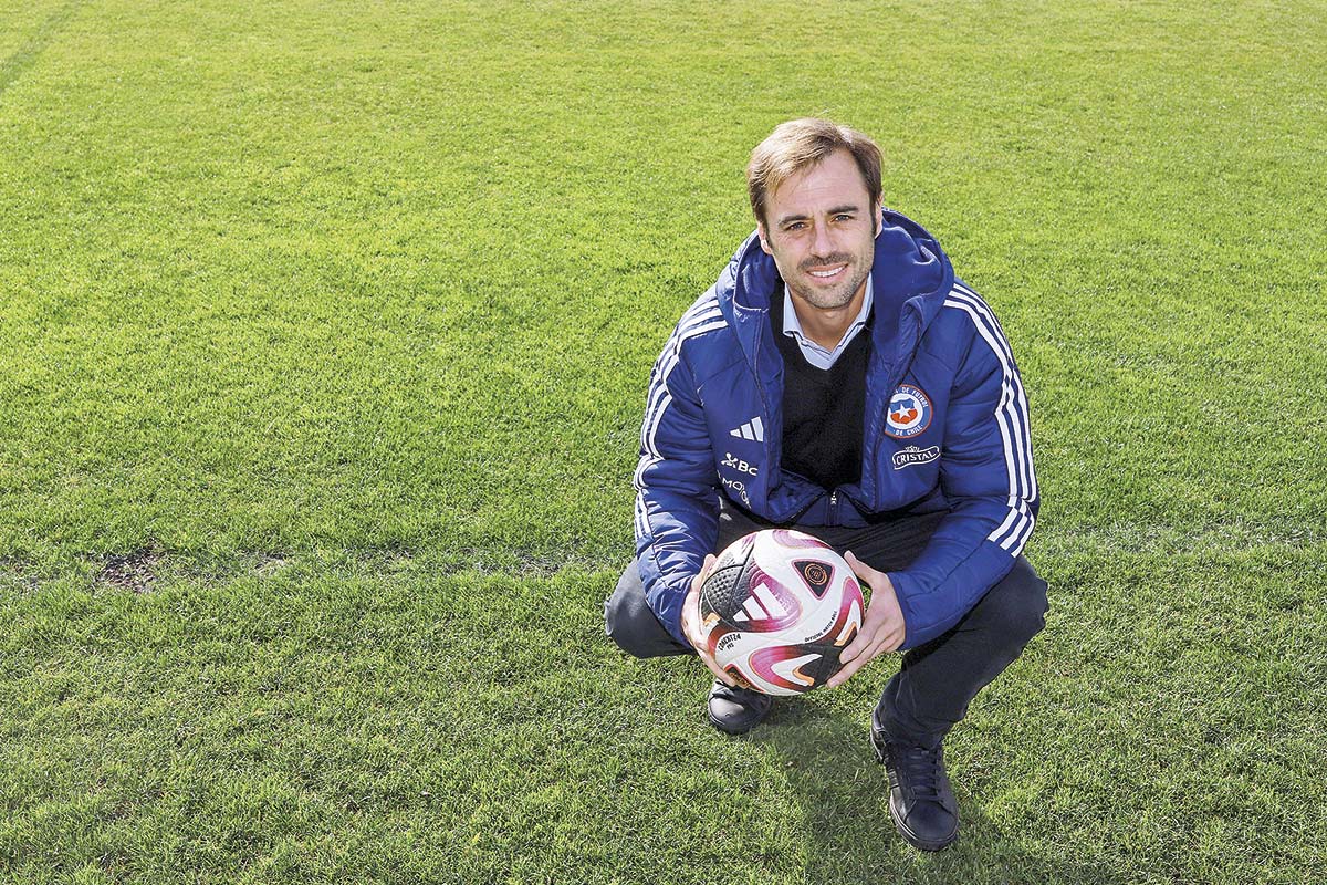 <p>El regreso del gerente de la selección chilena: “Tenemos la obligación de trabajar para volver a ir a un Mundial”</p>