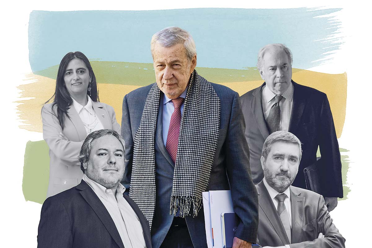 <p>Claudia Sanhueza, Ricardo Mayer, Alberto Van Klaveren, Juan Gabriel Valdés y Juan Araya</p>