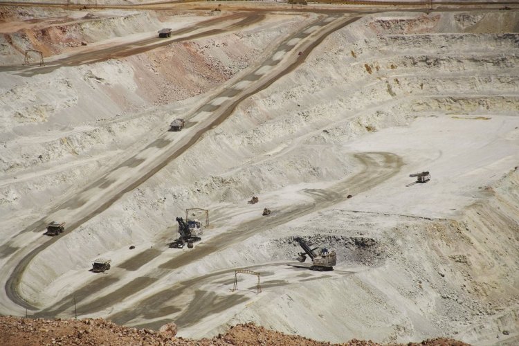 <p>¿Ganó Ecuador o Codelco? Tras cuatro años de litigio por proyecto Llurimagua, ambas partes se atribuyen la victoria</p>