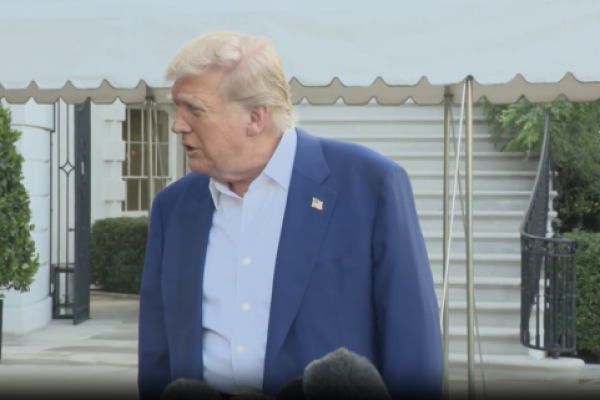 <p>Ahora en DF | Trump anuncia aranceles del 30% a las importaciones de la UE a partir del 1 de agosto</p>