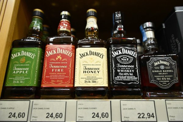 <p>Autos, bourbon y Boeing: la UE publica nueva lista de aranceles a productos estadounidenses por 72 mil millones de euros en respuesta a tarifas de Trump</p>