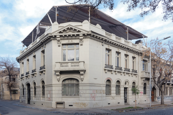 Una compraventa inmobiliaria bajo disputa: la pugna por el emblemático Palacio Concha