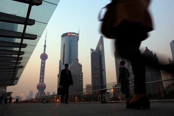 <p>El PIB de China supera las expectativas en el segundo trimestre, pero se anticipa una fuerte desaceleración en los meses siguientes</p>