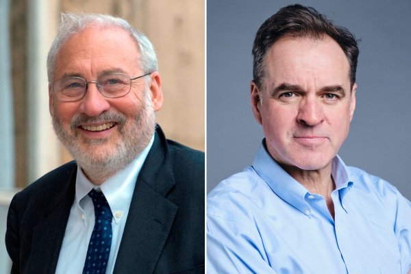 <p>Las claves de las esperadas visitas de Joseph Stiglitz y Niall Ferguson a Chile</p>