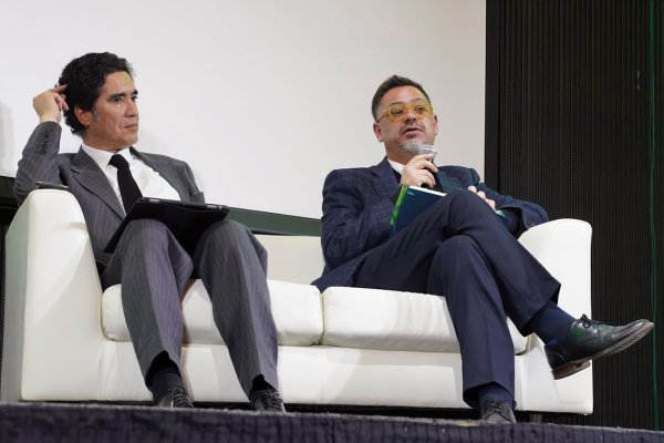 <p>Ignacio Briones junto a Fernando Carmona.</p>