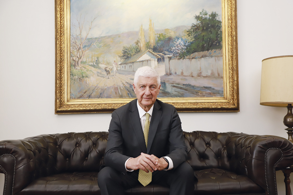 <p>Marcel evita una defensa cerrada de Etcheberry y dice que analizará los antecedentes que envió el director del SII por no pago de contribuciones</p>
