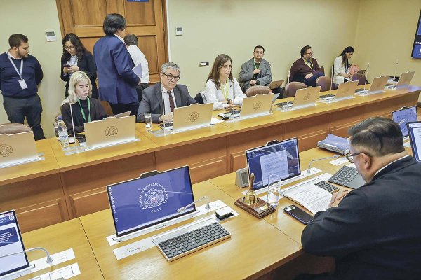 <p>La comisión de Economía aprobó el martes el fin de la UF como herramienta de reajustabilidad. Foto: Aton</p>